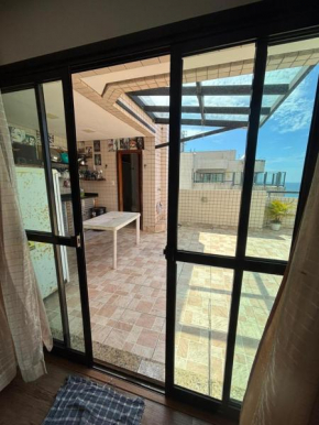 Cobertura DUPLEX Em frente ao mar com churrasqueira